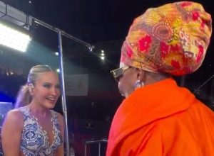 Carlinhos Brown defende Claudia Leitte durante "Bloco Largadinho"  • Instagram/ Claudia Leitte