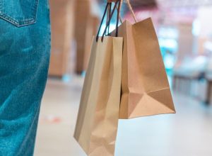 O Índice de Confiança do Consumidor (CCI) mede o quanto os brasileiros estão otimistas ou pess...