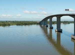 Defesa Civil monitora Rio Guaíba em Porto Alegre devido a risco de cheia sem previsão de remoções