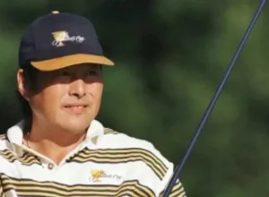 Masashi "Jumbo" Ozaki se aposentou em 2002, aos 55 anos, já como ícone do golfe japonês  • ...