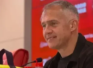 Eduardo Baptista assume Internacional e define permanência na Série a como título