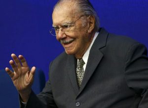Ex-presidente José Sarney é internado em São Paulo para tratamento de pneumonia