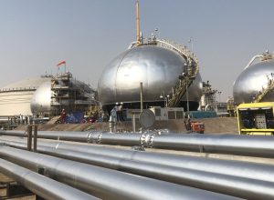 Unidade de processamento de petróleo bruto da Saudi Aramco  • Dina Khrennikova/Bloomberg via ...