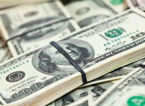 many-us-dollars-banknotes-712x370