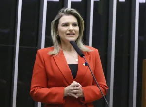 Marília Arraes lidera disputa ao Senado em Pernambuco com 18% das intenções de voto