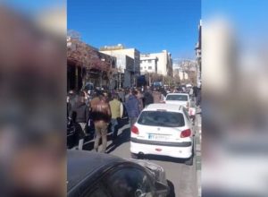 Manifestantes protestam devido ao custo de vida e à inflação no Irã  • Redes sociais