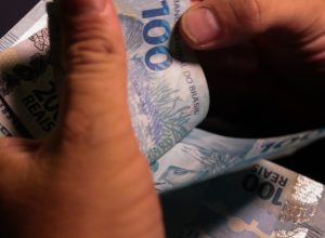 13º salário deve ser pago até o dia 28/11, mesma data da Black Friday deste ano  • Marcello...