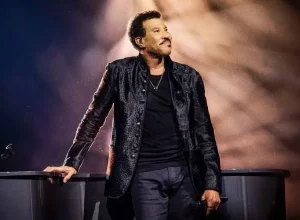 Recuperado de cirurgia cardíaca, Lionel Richie volta ao júri do American Idol na 25ª temporada