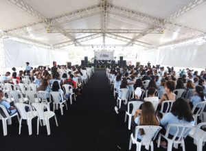 rio-das-ostra-realiza-ii-feira-literaria-das-escolas-municipais-fliro-tera-palestra-de-braulio-bessa-eduardo-shinyashiki-e-cleyton-passos-_-alem-de-atividades-culturais-foto-matheus-mull