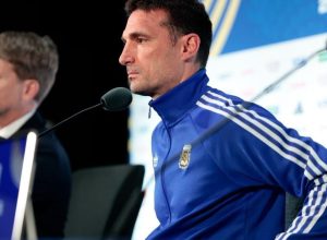 Scaloni em entrevista coletiva  • Seleção Argentina/Divulgação