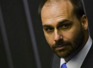 Supremo Tribunal Federal condena Eduardo Bolsonaro por difamação contra Tábata Amaral