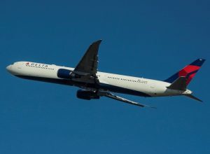 Avião da Delta Air Lines decola de aeroporto em Atlanta, Georgia, nos EUA  • 22/12/2021 REUTE...