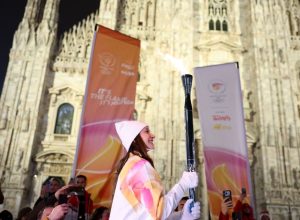 tocha-olimpica-inverno-milao-e1770323720469