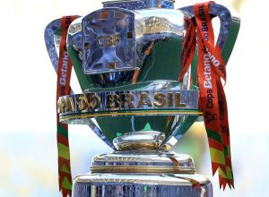 Troféu da Copa do Brasil no Maracanã.  • Buda Mendes/Getty Images